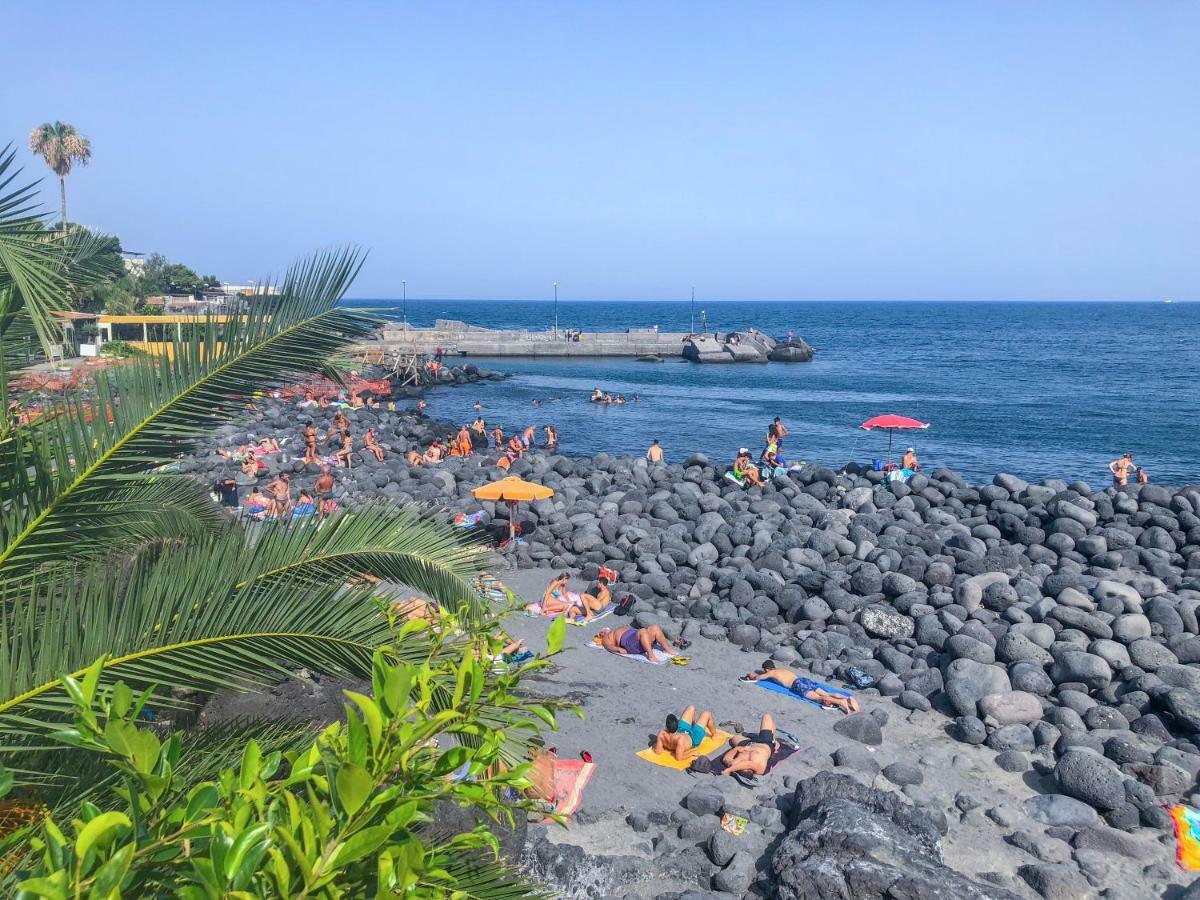 La Casa Di Iside A Mare Apartment คาตาเนีย ภายนอก รูปภาพ